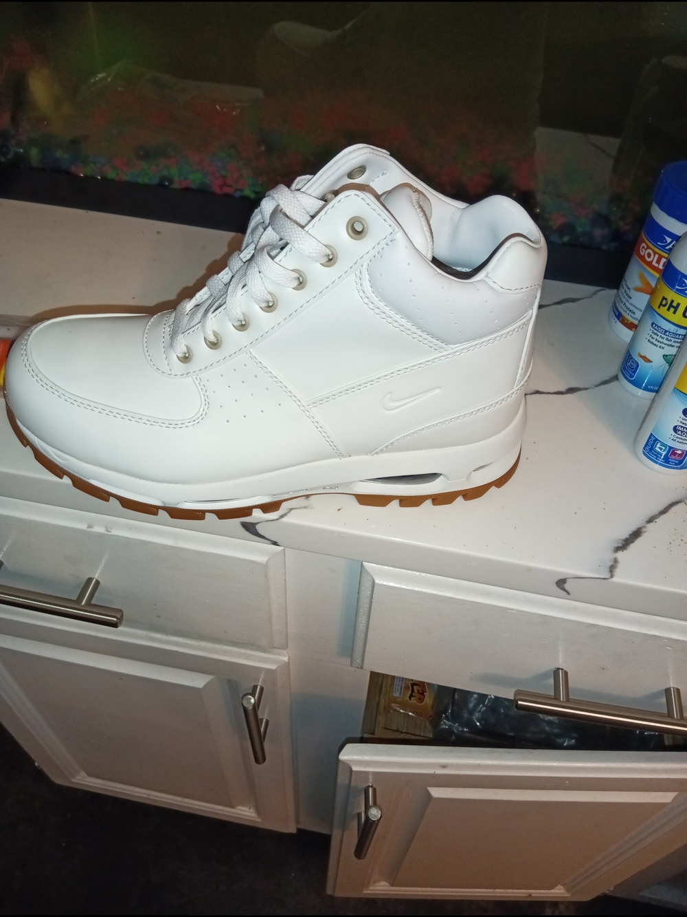 Nike ACG White Leather Godome High-Top Boots with Gum Sole - Picture 3 of 4